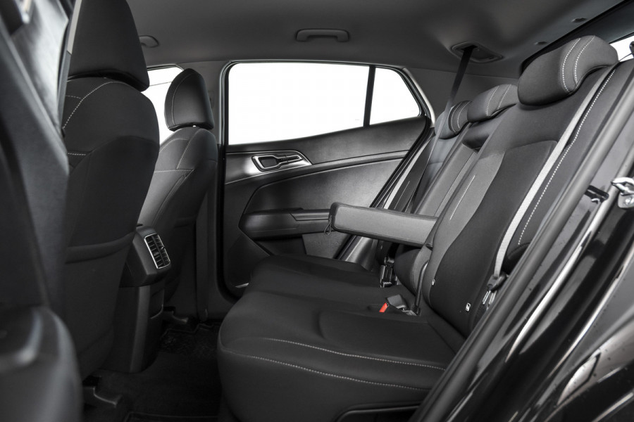 Kia Sportage 1.6 T-GDi MHEV 160 PK DynamicLine - Automaat | Dig. Cockpit | Adapt. Cruise | Stuur-+Stuurverw. | PDC | Camera | NAV + App. Connect | ECC | LM 17" | 1602