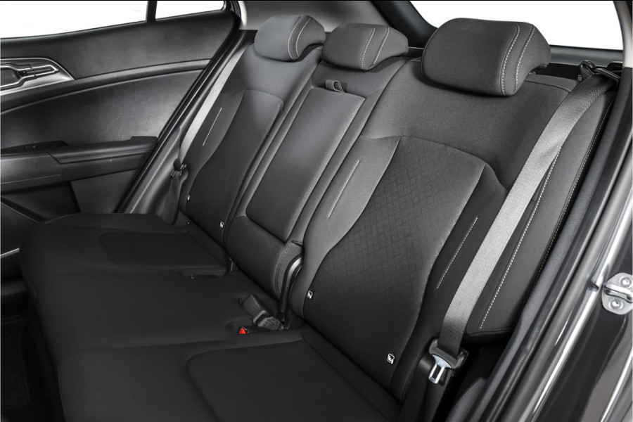 Kia Sportage 1.6 T-GDi MHEV 160 PK DynamicLine - Automaat | Dig. Cockpit | Adapt. Cruise | Stuur-+Stuurverw. | PDC | Camera | NAV + App. Connect | ECC | LM 17" | 1664