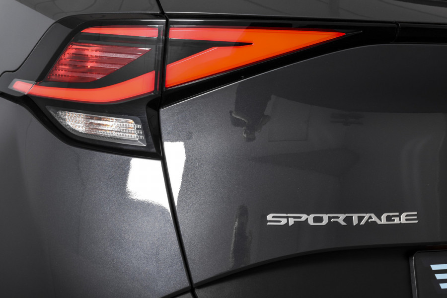 Kia Sportage 1.6 T-GDi MHEV 160 PK DynamicLine - Automaat | Dig. Cockpit | Adapt. Cruise | Stuur-+Stuurverw. | PDC | Camera | NAV + App. Connect | ECC | LM 17" | 1664