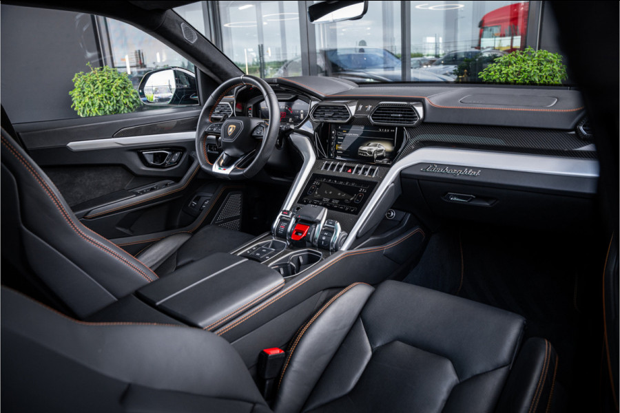 Lamborghini Urus 4.0 V8 - Akrapovic l B&O Advanc. l Panorama l Dealer O.H.