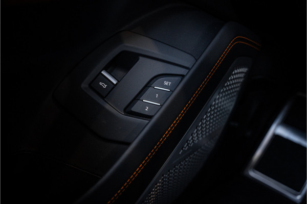 Lamborghini Urus 4.0 V8 - Akrapovic l B&O Advanc. l Panorama l Dealer O.H.
