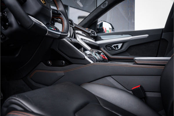 Lamborghini Urus 4.0 V8 - Akrapovic l B&O Advanc. l Panorama l Dealer O.H.