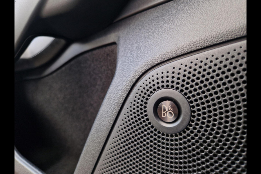 Ford FOCUS Wagon 1.0 EcoBoost Titanium Business | B&O | Trekhaak | PDC | Camera | Navi | Clima |