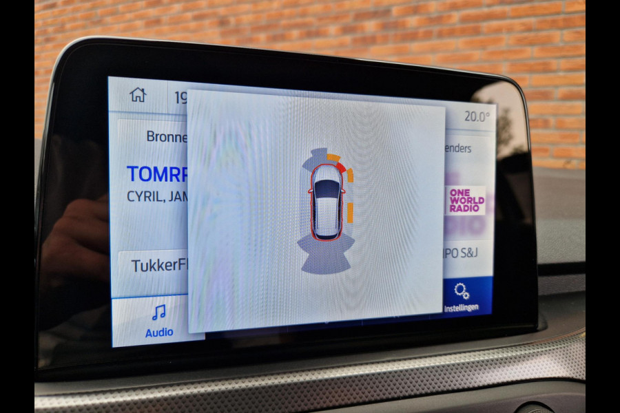 Ford FOCUS Wagon 1.0 EcoBoost Titanium Business | B&O | Trekhaak | PDC | Camera | Navi | Clima |