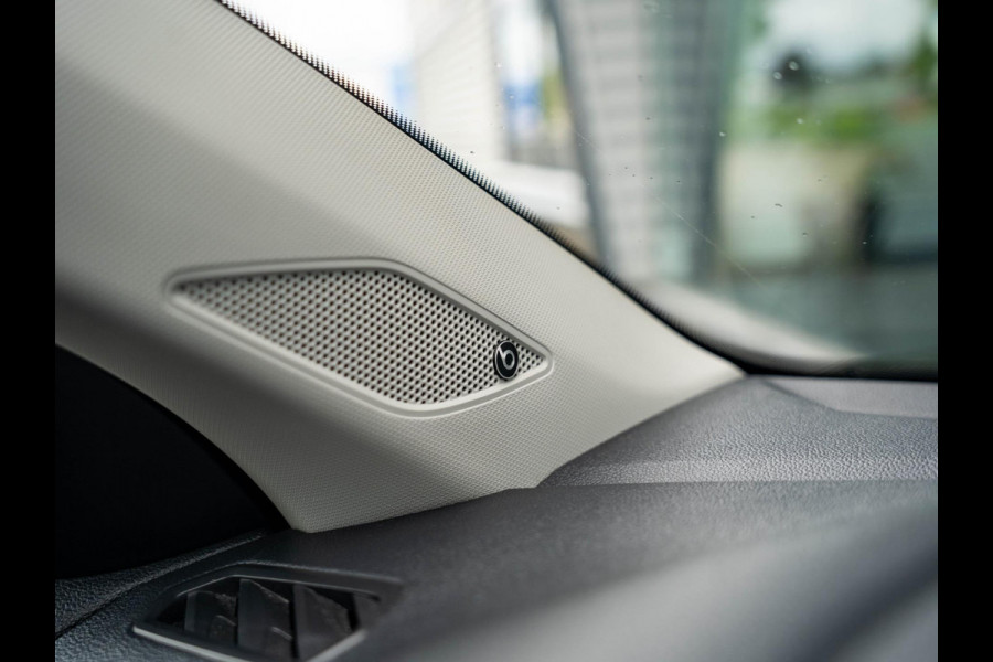 Volkswagen T-Cross 1.0 TSI Style / R-line / Beats / Keyless / Virtual / Stoelverwarming / Adaptive / Blindspot / LED