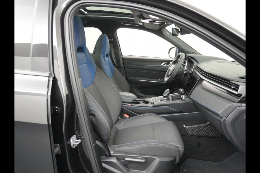 Lynk & Co 01 PHEV AUT-7 261pk Pano-Schuif-K-dak 20" 360°Camera Zwarte hemel bekleding Apple Carplay Android Auto Adaptive-Cr NaviPdc-a+v Ecc  Elek.Memory.Stoel File assistent Dodehoek detector Elektrisch bedienbare achterklep Rijstrooksensor Wifi Verkeersbord detectie 425Nm koppel 3,6kw laadvermogen €44.882 Nieuwprijs 1e Eigenaar Origineel NLse auto!