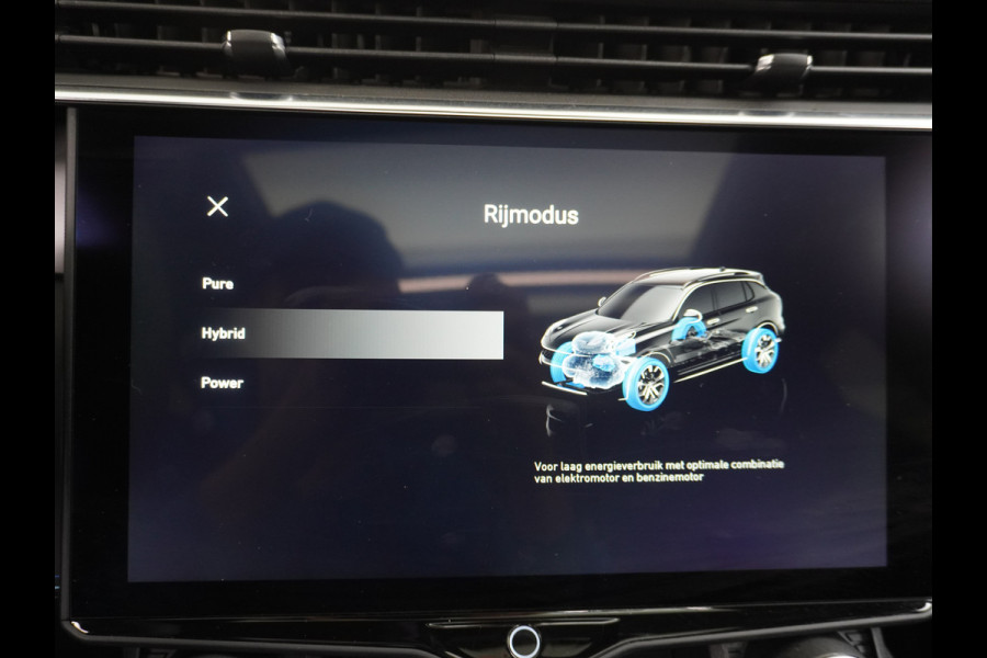 Lynk & Co 01 PHEV AUT-7 261pk Pano-Schuif-K-dak 20" 360°Camera Zwarte hemel bekleding Apple Carplay Android Auto Adaptive-Cr NaviPdc-a+v Ecc  Elek.Memory.Stoel File assistent Dodehoek detector Elektrisch bedienbare achterklep Rijstrooksensor Wifi Verkeersbord detectie 425Nm koppel 3,6kw laadvermogen €44.882 Nieuwprijs 1e Eigenaar Origineel NLse auto!