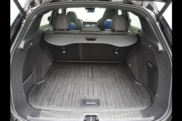 Lynk & Co 01 PHEV AUT-7 261pk Pano-Schuif-K-dak 20" 360°Camera Zwarte hemel bekleding Apple Carplay Android Auto Adaptive-Cr NaviPdc-a+v Ecc  Elek.Memory.Stoel File assistent Dodehoek detector Elektrisch bedienbare achterklep Rijstrooksensor Wifi Verkeersbord detectie 425Nm koppel 3,6kw laadvermogen €44.882 Nieuwprijs 1e Eigenaar Origineel NLse auto!