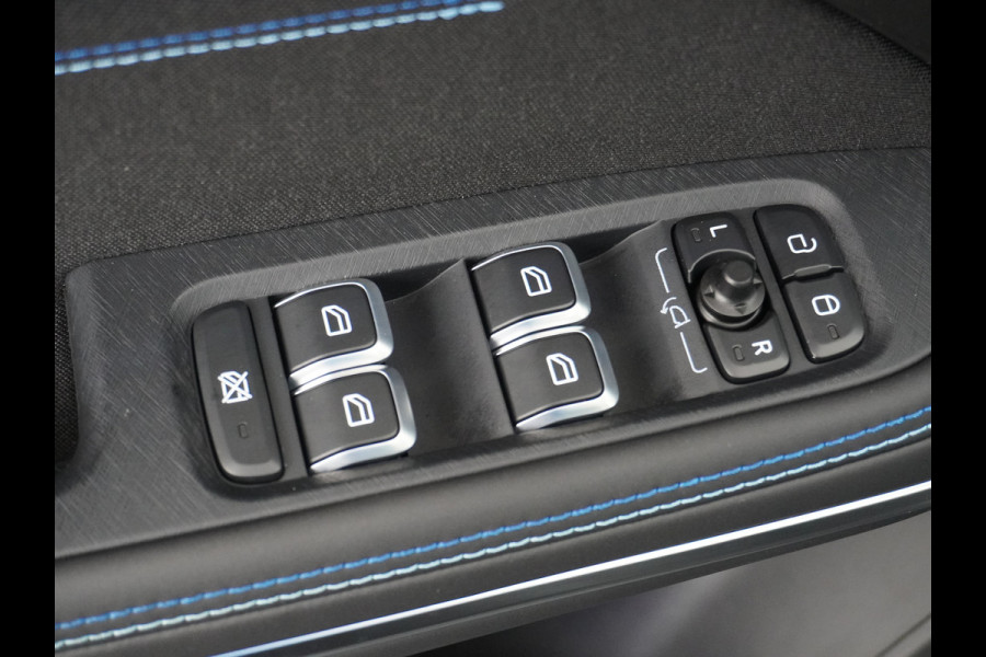 Lynk & Co 01 PHEV AUT-7 261pk Pano-Schuif-K-dak 20" 360°Camera Zwarte hemel bekleding Apple Carplay Android Auto Adaptive-Cr NaviPdc-a+v Ecc  Elek.Memory.Stoel File assistent Dodehoek detector Elektrisch bedienbare achterklep Rijstrooksensor Wifi Verkeersbord detectie 425Nm koppel 3,6kw laadvermogen €44.882 Nieuwprijs 1e Eigenaar Origineel NLse auto!