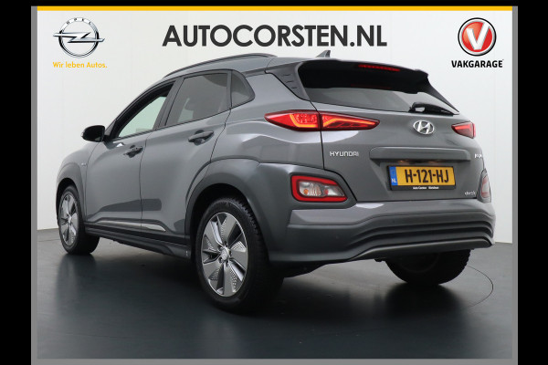 Hyundai Kona EV 64kWh Stoelverwarming Apple Carplay Android Auto Navi Ecc Adap.Cruise Head-Up Display Camera DAB PDC Fashion Design-Pack Keyless Bluelink Led Regen-Lichtsensor Dodehoek-assistent Rijstrooksensor 1e Eigenaar, 449km WLTP actieradius Heerlijke sterke en efficiënte EV met grote accu!