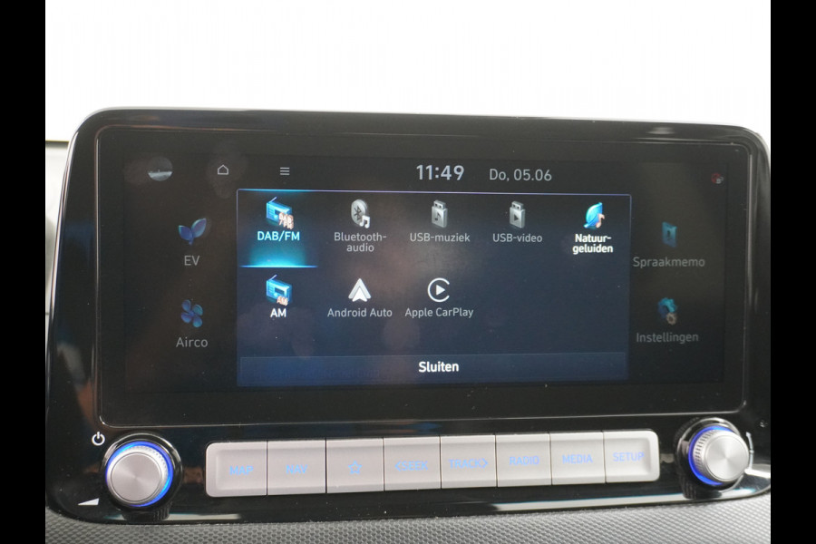 Hyundai Kona EV 64kWh Stoelverwarming Apple Carplay Android Auto Navi Ecc Adap.Cruise Head-Up Display Camera DAB PDC Fashion Design-Pack Keyless Bluelink Led Regen-Lichtsensor Dodehoek-assistent Rijstrooksensor 1e Eigenaar, 449km WLTP actieradius Heerlijke sterke en efficiënte EV met grote accu!