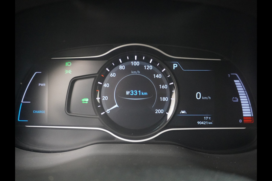 Hyundai Kona EV 64kWh Stoelverwarming Apple Carplay Android Auto Navi Ecc Adap.Cruise Head-Up Display Camera DAB PDC Fashion Design-Pack Keyless Bluelink Led Regen-Lichtsensor Dodehoek-assistent Rijstrooksensor 1e Eigenaar, 449km WLTP actieradius Heerlijke sterke en efficiënte EV met grote accu!