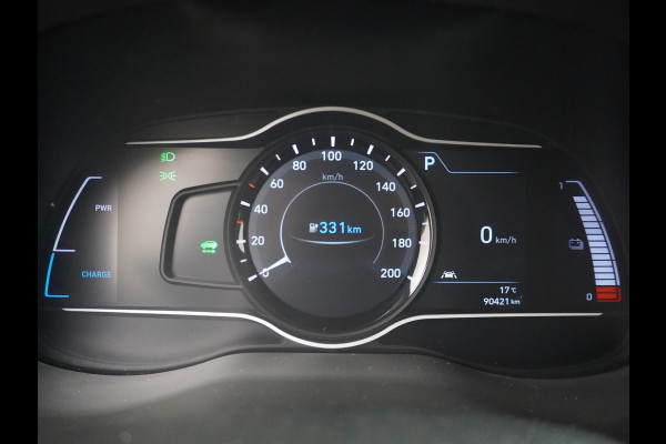 Hyundai Kona EV 64kWh Stoelverwarming Apple Carplay Android Auto Navi Ecc Adap.Cruise Head-Up Display Camera DAB PDC Fashion Design-Pack Keyless Bluelink Led Regen-Lichtsensor Dodehoek-assistent Rijstrooksensor 1e Eigenaar, 449km WLTP actieradius Heerlijke sterke en efficiënte EV met grote accu!