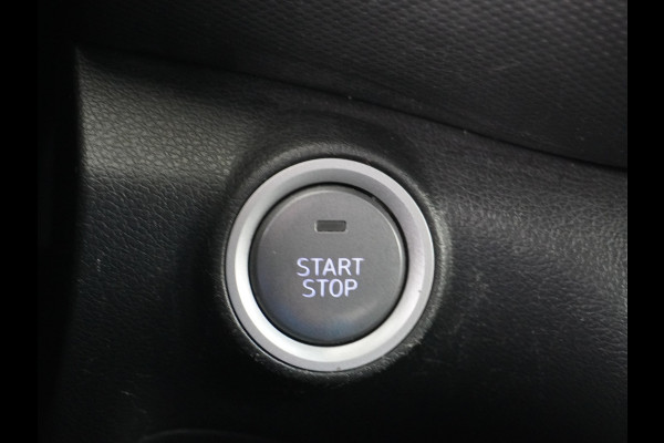 Hyundai Kona EV 64kWh Stoelverwarming Apple Carplay Android Auto Navi Ecc Adap.Cruise Head-Up Display Camera DAB PDC Fashion Design-Pack Keyless Bluelink Led Regen-Lichtsensor Dodehoek-assistent Rijstrooksensor 1e Eigenaar, 449km WLTP actieradius Heerlijke sterke en efficiënte EV met grote accu!