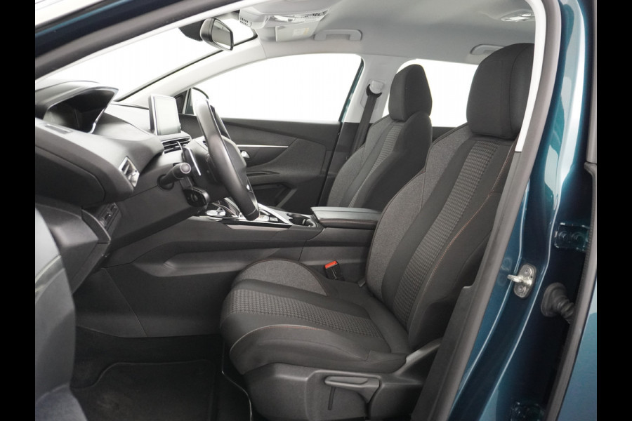 Peugeot 5008 T131PK AUT-8 7-Pers.Navi 360°Camera Apple Carplay Android Trekhaak Ecc Cruise Blue Executive DAB+ Pack City Regen-Lichtsensor Verkeersbordlezer Rijstrooksensor Connected services Verkeersbord detectie Orig.NLse auto EURO 6 1e eig.