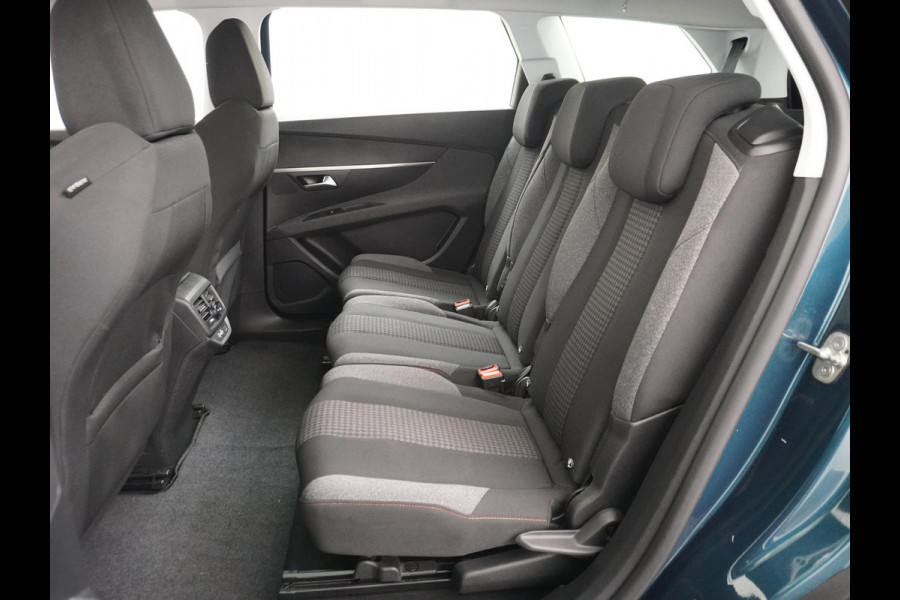 Peugeot 5008 T131PK AUT-8 7-Pers.Navi 360°Camera Apple Carplay Android Trekhaak Ecc Cruise Blue Executive DAB+ Pack City Regen-Lichtsensor Verkeersbordlezer Rijstrooksensor Connected services Verkeersbord detectie Orig.NLse auto EURO 6 1e eig.