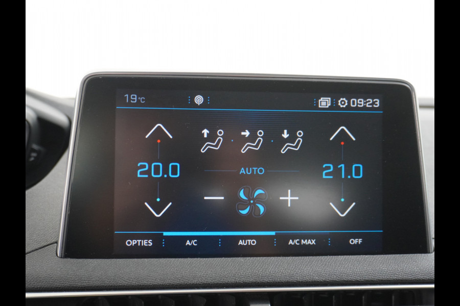 Peugeot 5008 T131PK AUT-8 7-Pers.Navi 360°Camera Apple Carplay Android Trekhaak Ecc Cruise Blue Executive DAB+ Pack City Regen-Lichtsensor Verkeersbordlezer Rijstrooksensor Connected services Verkeersbord detectie Orig.NLse auto EURO 6 1e eig.