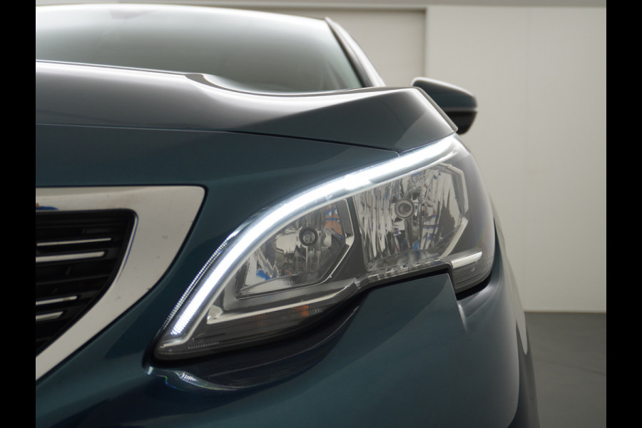 Peugeot 5008 T131PK AUT-8 7-Pers.Navi 360°Camera Apple Carplay Android Trekhaak Ecc Cruise Blue Executive DAB+ Pack City Regen-Lichtsensor Verkeersbordlezer Rijstrooksensor Connected services Verkeersbord detectie Orig.NLse auto EURO 6 1e eig.