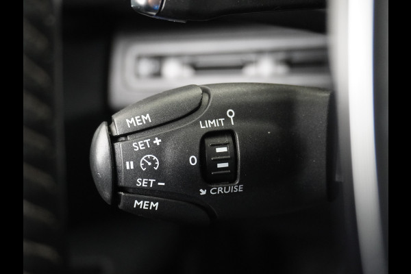 Peugeot 5008 T131PK AUT-8 7-Pers.Navi 360°Camera Apple Carplay Android Trekhaak Ecc Cruise Blue Executive DAB+ Pack City Regen-Lichtsensor Verkeersbordlezer Rijstrooksensor Connected services Verkeersbord detectie Orig.NLse auto EURO 6 1e eig.