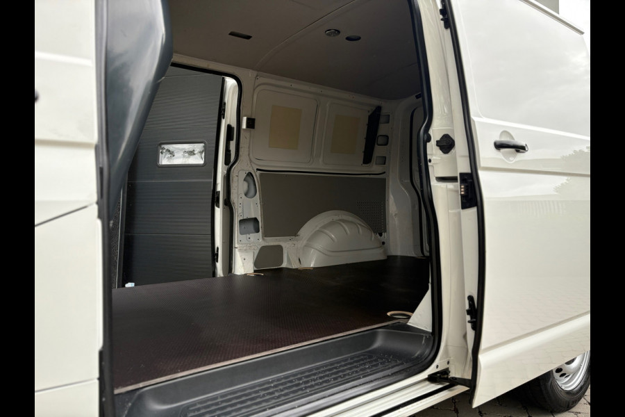 Volkswagen Transporter 2.0 TDI L2H1 Highline - 2x Schuif - CarPlay