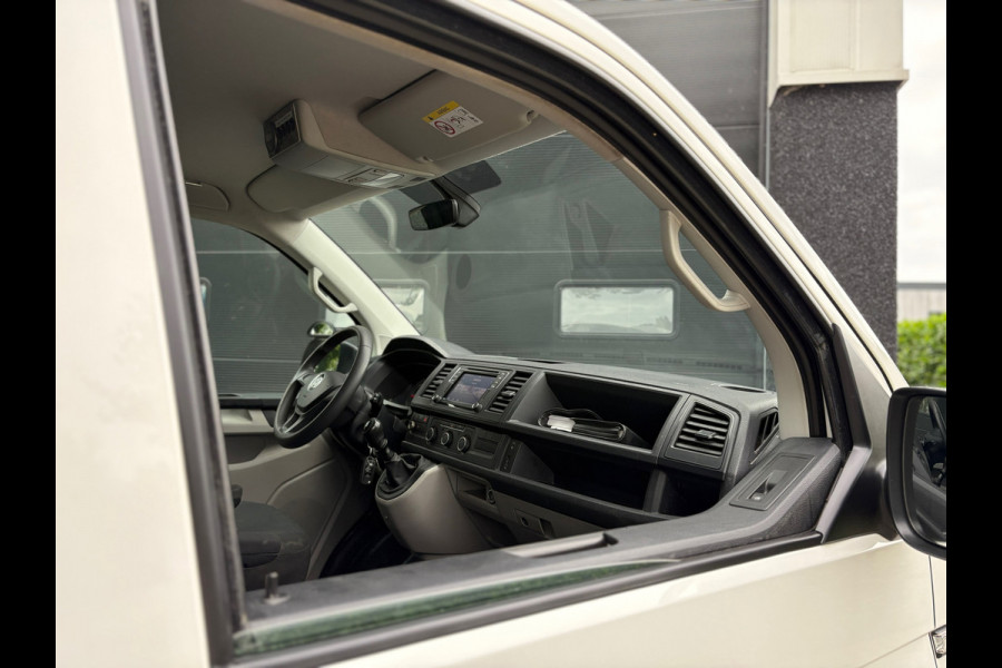 Volkswagen Transporter 2.0 TDI L2H1 Highline - 2x Schuif - CarPlay