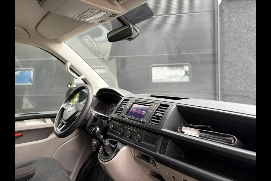 Volkswagen Transporter 2.0 TDI L2H1 Highline - 2x Schuif - CarPlay