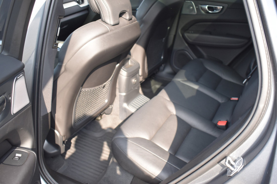 Volvo XC60 T6 340PK Plug-in hybrid AWD Inscription Leer | B&W | Elec stoelen | Luchtvering | 360 Camera \ Pano dak | 20 Inch LM Velgen
