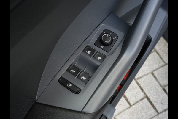 Volkswagen T-Cross 1.0 TSI Style Automaat | Navigatie | LED | DAB | Keyless