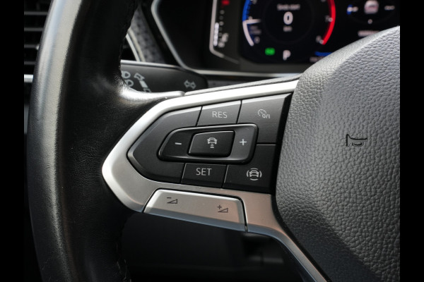 Volkswagen T-Cross 1.0 TSI Style Automaat | Navigatie | LED | DAB | Keyless