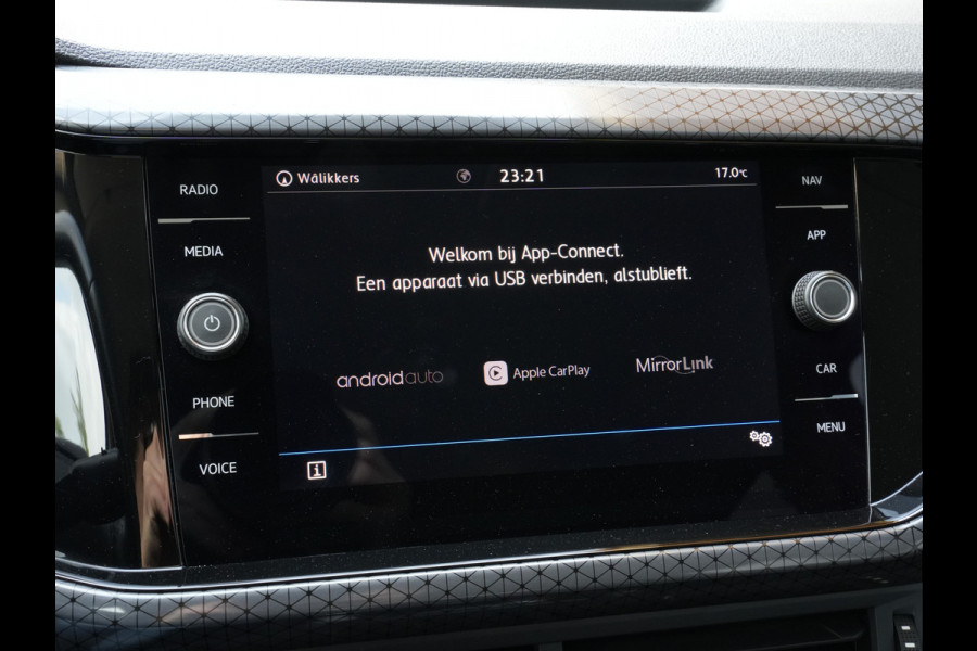 Volkswagen T-Cross 1.0 TSI Style Automaat | Navigatie | LED | DAB | Keyless