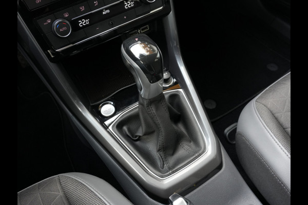 Volkswagen T-Cross 1.0 TSI Style Automaat | Navigatie | LED | DAB | Keyless