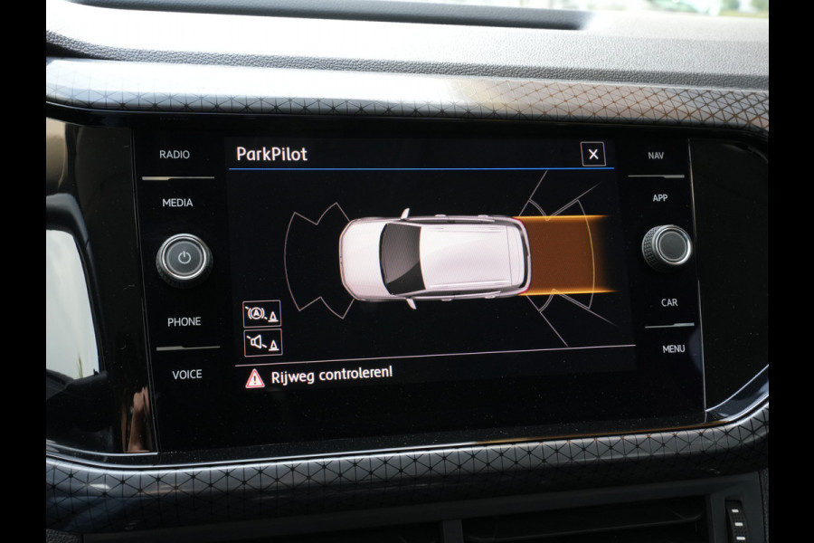 Volkswagen T-Cross 1.0 TSI Style Automaat | Navigatie | LED | DAB | Keyless