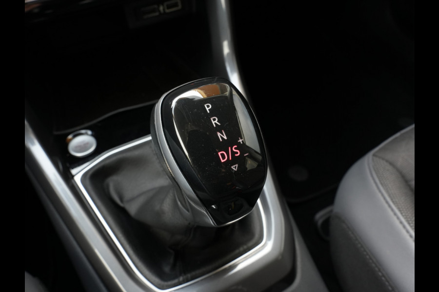 Volkswagen T-Cross 1.0 TSI Style Automaat | Navigatie | LED | DAB | Keyless