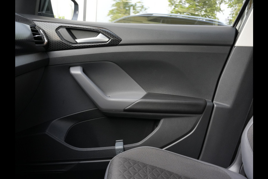 Volkswagen T-Cross 1.0 TSI Style Automaat | Navigatie | LED | DAB | Keyless