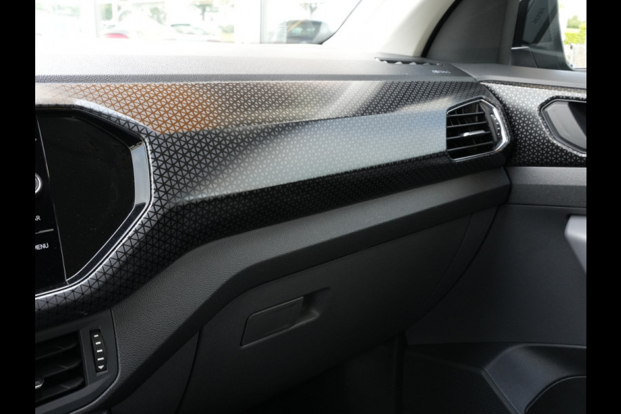 Volkswagen T-Cross 1.0 TSI Style Automaat | Navigatie | LED | DAB | Keyless
