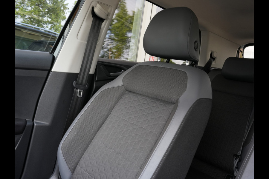 Volkswagen T-Cross 1.0 TSI Style Automaat | Navigatie | LED | DAB | Keyless