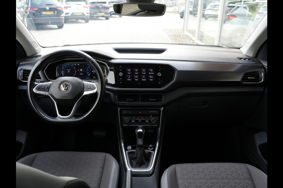 Volkswagen T-Cross 1.0 TSI Style Automaat | Navigatie | LED | DAB | Keyless