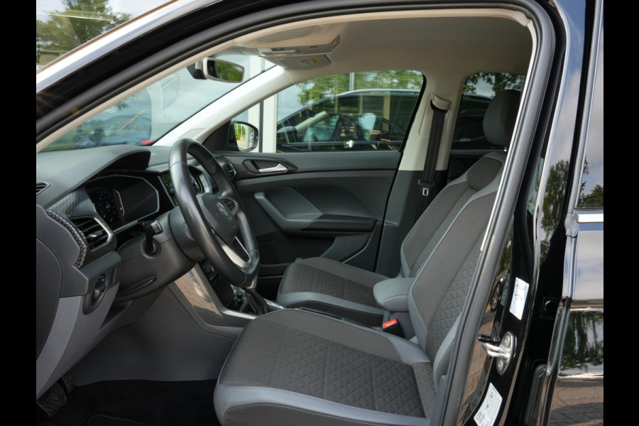 Volkswagen T-Cross 1.0 TSI Style Automaat | Navigatie | LED | DAB | Keyless