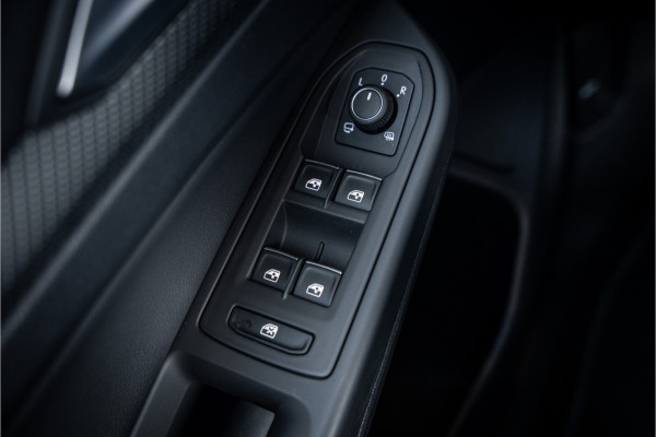 Volkswagen Golf 2.0 TSI R 4Motion Performance | Panorma | Akra | Leer | Drift | HUD