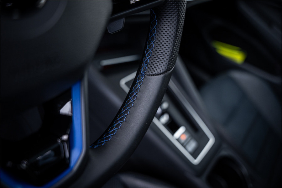 Volkswagen Golf 2.0 TSI R 4Motion Performance | Panorma | Akra | Leer | Drift | HUD