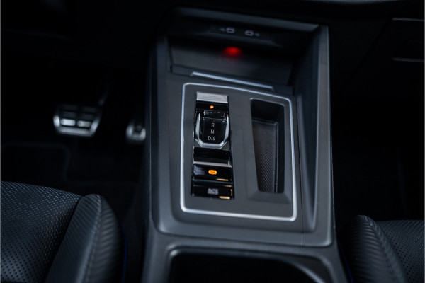 Volkswagen Golf 2.0 TSI R 4Motion Performance | Panorma | Akra | Leer | Drift | HUD