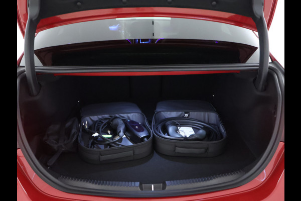 Mercedes-Benz C-Klasse 300 e Business Solution AMG | Trekhaak | Nightpakket | Parkeerpakket met 360°-camera | Memorypakket | Dodehoekassistent Antidiefstalpakket GUARD 360° Plus | Spiegelpakket | KEYLESS GO | 	USB-pakket |