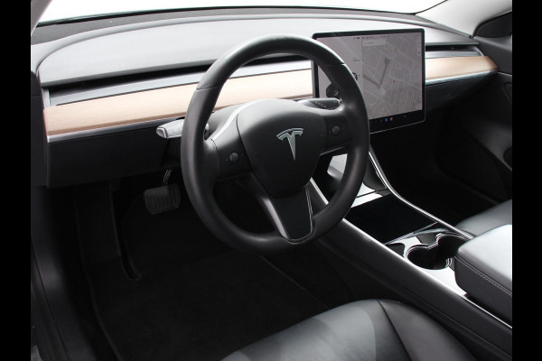 Tesla Model 3 Standard RWD Plus 60 kWh | Leder | Navigatie | PDC VA | Camera | 19" LM Velgen