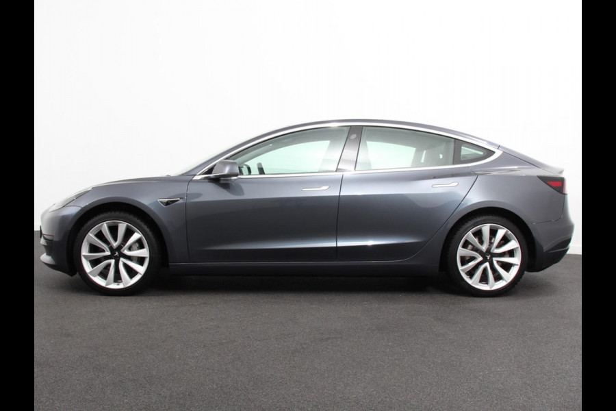 Tesla Model 3 Standard RWD Plus 60 kWh | Leder | Navigatie | PDC VA | Camera | 19" LM Velgen