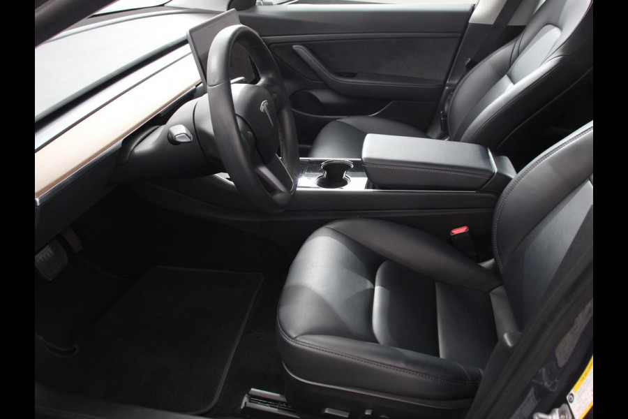 Tesla Model 3 Standard RWD Plus 60 kWh | Leder | Navigatie | PDC VA | Camera | 19" LM Velgen