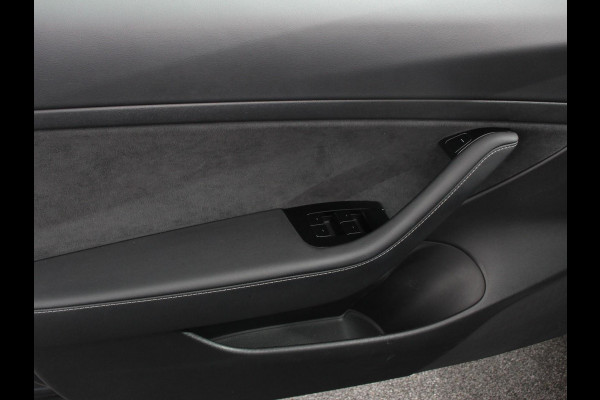 Tesla Model 3 Standard RWD Plus 60 kWh | Leder | Navigatie | PDC VA | Camera | 19" LM Velgen