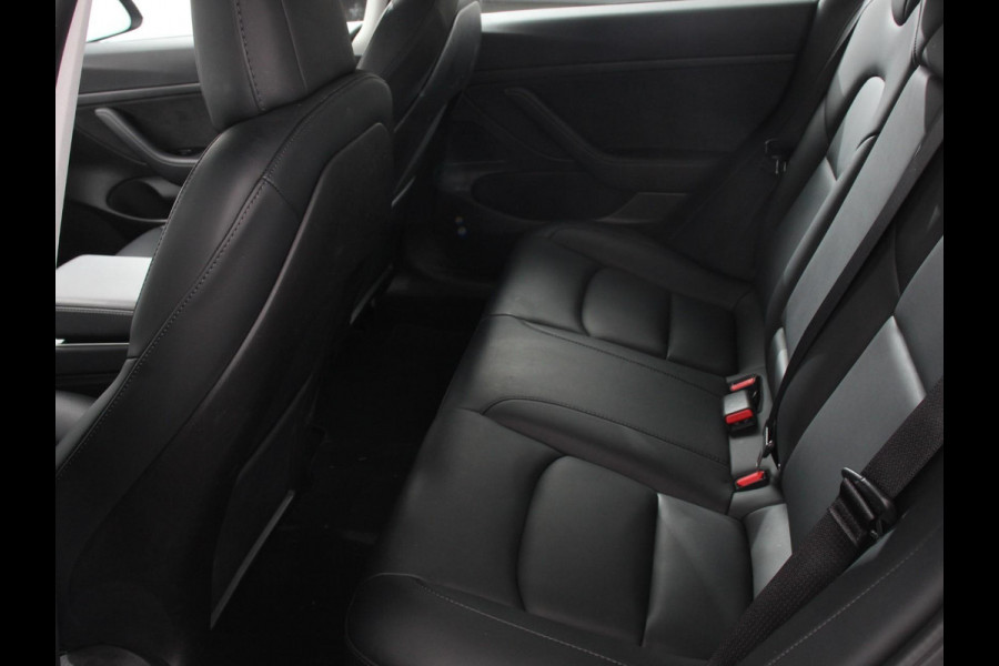 Tesla Model 3 Standard RWD Plus 60 kWh | Leder | Navigatie | PDC VA | Camera | 19" LM Velgen