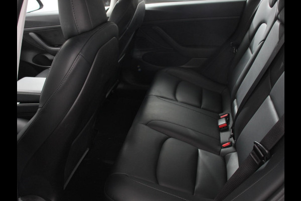 Tesla Model 3 Standard RWD Plus 60 kWh | Leder | Navigatie | PDC VA | Camera | 19" LM Velgen