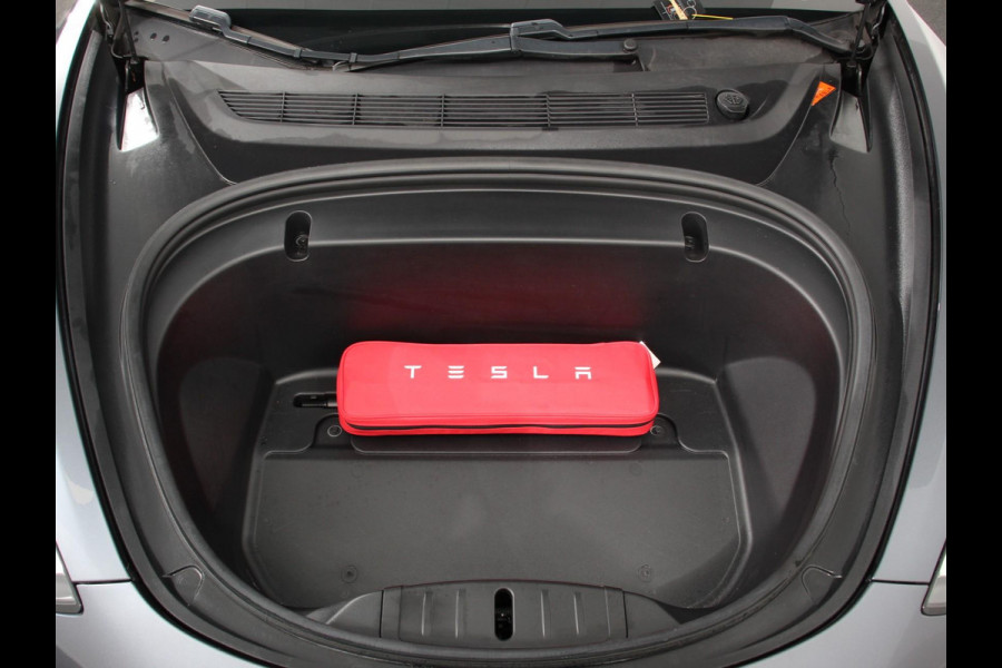 Tesla Model 3 Standard RWD Plus 60 kWh | Leder | Navigatie | PDC VA | Camera | 19" LM Velgen
