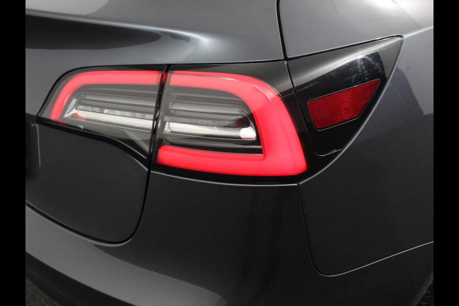 Tesla Model 3 Standard RWD Plus 60 kWh | Leder | Navigatie | PDC VA | Camera | 19" LM Velgen